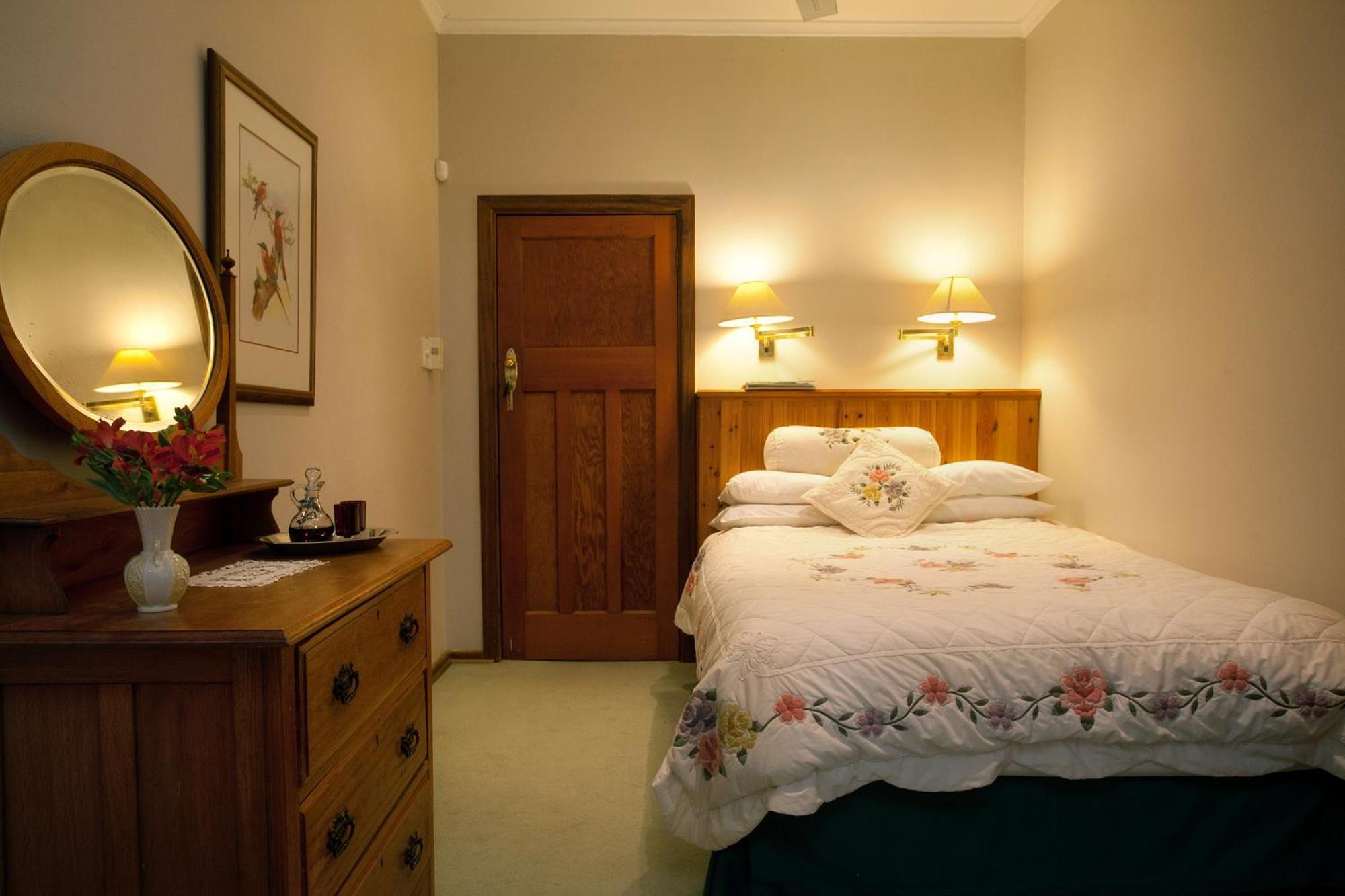 Lupus Den Country House B&B Sunland Bagian luar foto
