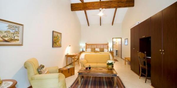 Lupus Den Country House B&B Sunland Bagian luar foto