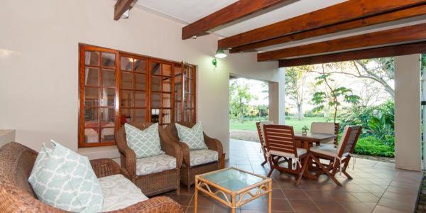 Lupus Den Country House B&B Sunland Bagian luar foto