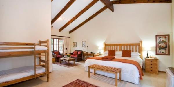 Lupus Den Country House B&B Sunland Bagian luar foto